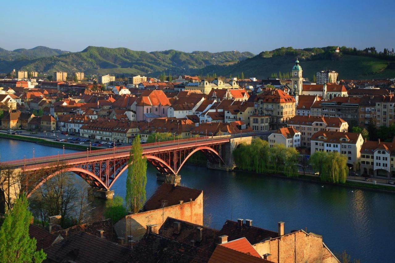 La Studio Maribor Bagian luar foto